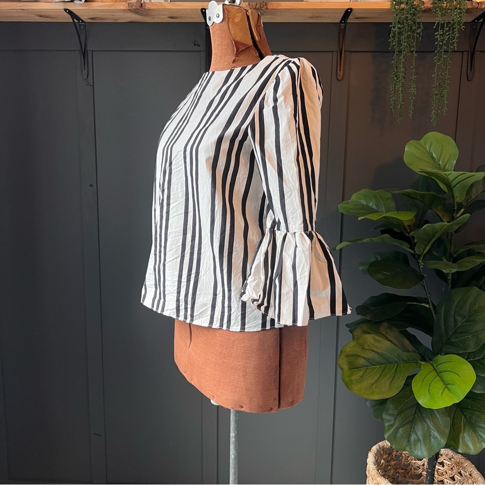 Alice + Olivia Bernice Variegated Stripe Top size small